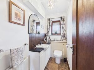 Cloakroom- click for photo gallery